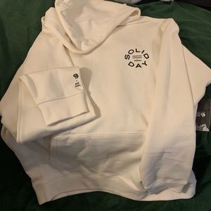 Nwt! Mountain hard ware pullover hoody.
